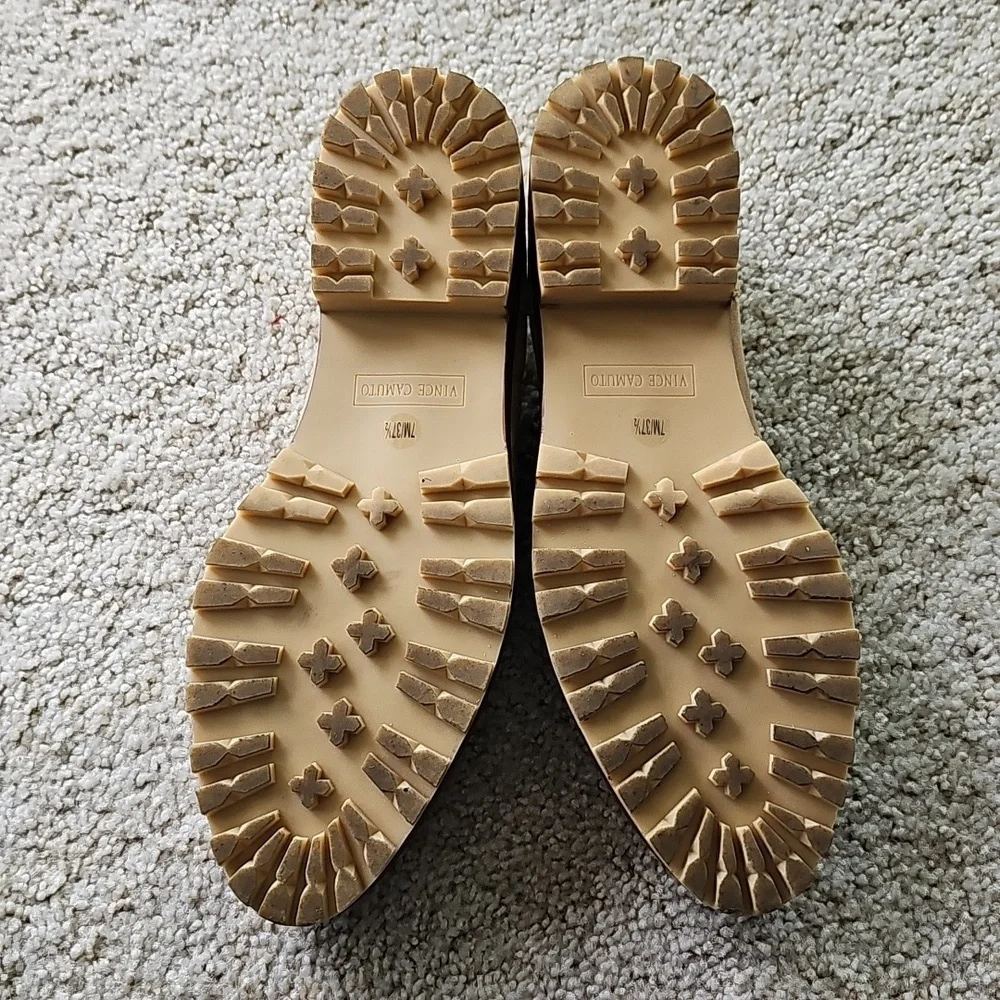 VINCE CAMUTO Shoes